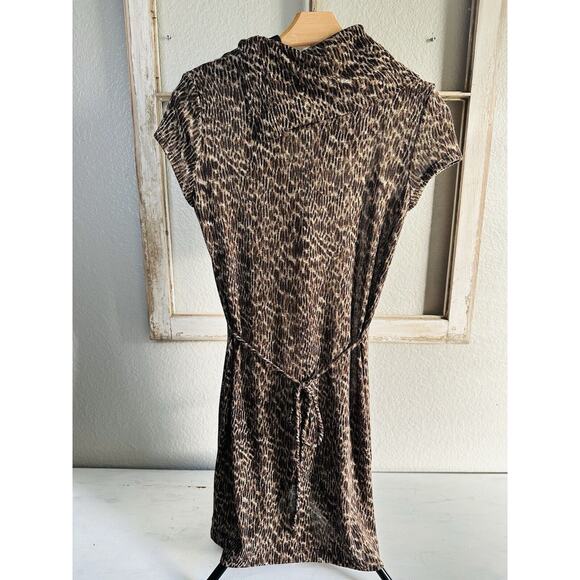 Speechless short sleeve animal print dress Medium Cowl Neckline Button Shoulder - Picture 5 of 12